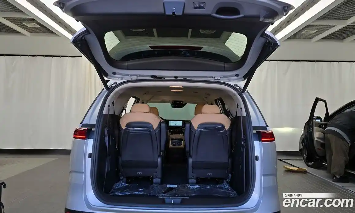 Kia Canival 2023 3.5 Автомат в Москве № 20273, фото 11