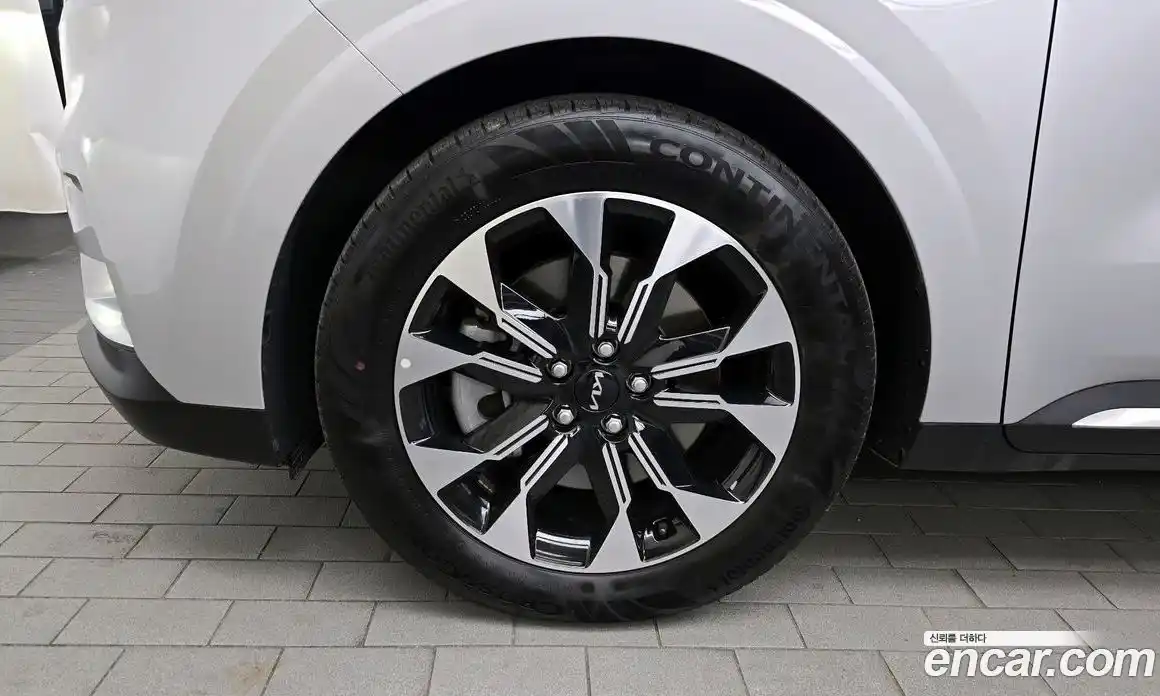 Kia Canival 2023 3.5 Автомат в Москве № 20273, фото 3