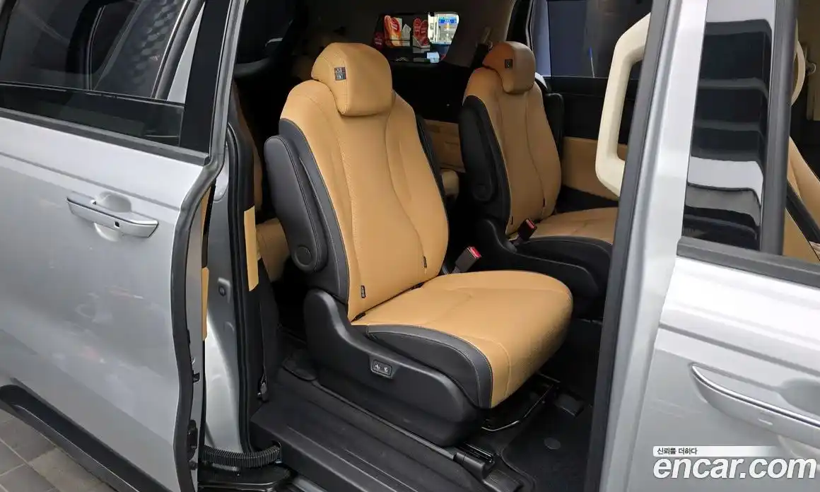 Kia Canival 2023 3.5 Автомат в Москве № 20273, фото 7