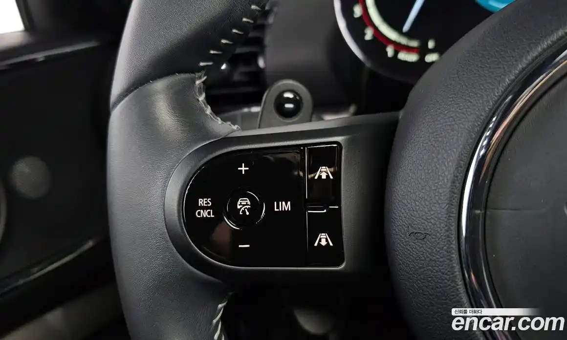 Mini Clubman 2023 2.0 Автомат в Москве № 204516, фото 2