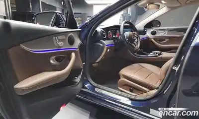 Mercedes-Benz E-Class 2019 2.0 Автомат в Москве № 206160, миниатюра 2