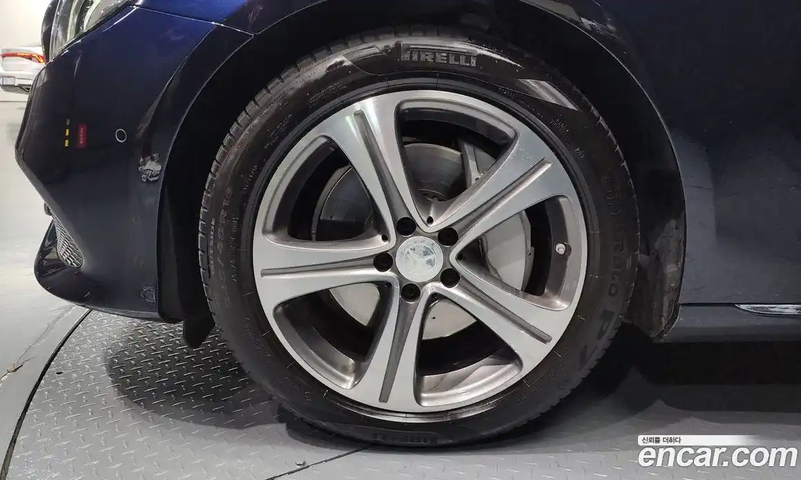 Mercedes-Benz E-Class 2019 2.0 Автомат в Москве № 206160, фото 7