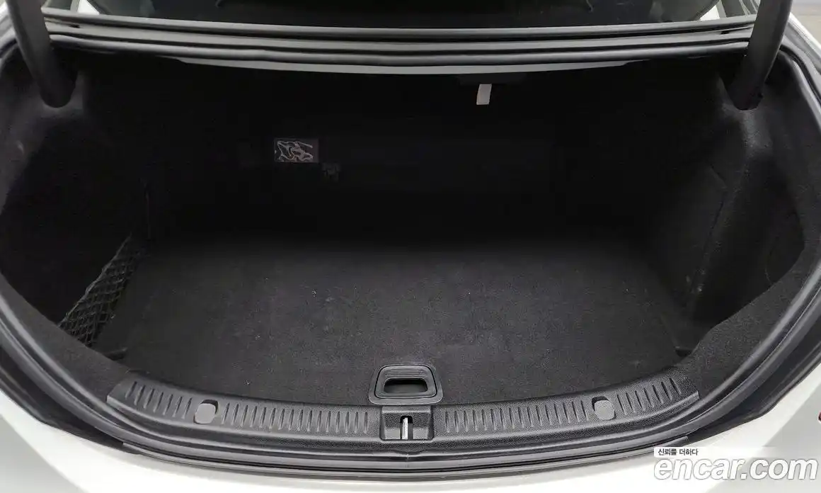 Mercedes-Benz E-Class 2018 1.9 Автомат в Москве № 212121, фото 16