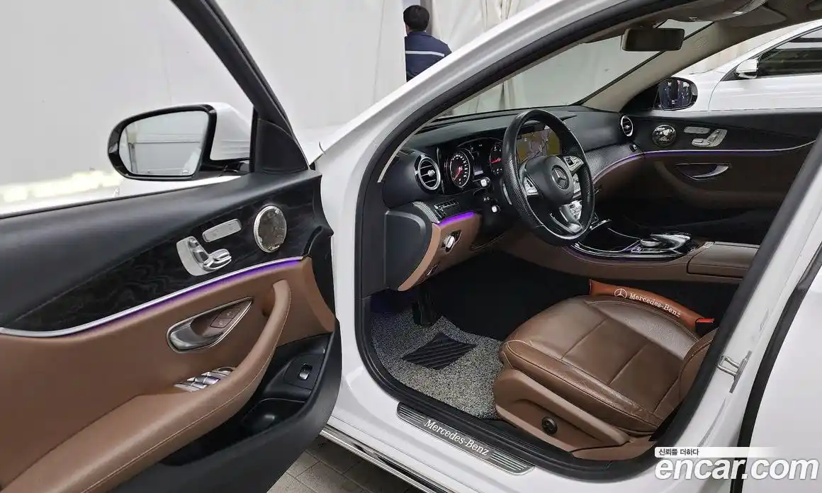 Mercedes-Benz E-Class 2018 1.9 Автомат в Москве № 212121, фото 18