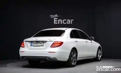 Mercedes-Benz E-Class 2018 1.9 Автомат в Москве № 212121, миниатюра 3