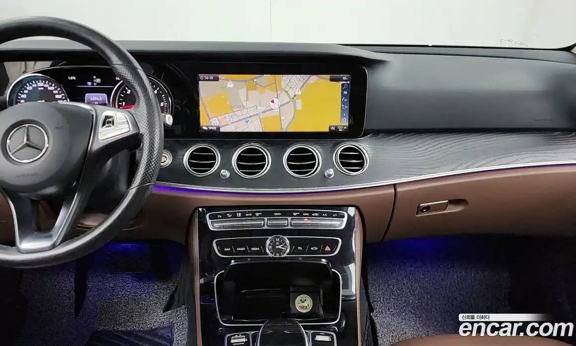 Mercedes-Benz E-Class 2018 1.9 Автомат в Москве № 212121, фото 4