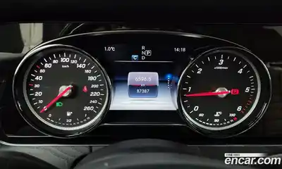 Mercedes-Benz E-Class 2018 1.9 Автомат в Москве № 212121, миниатюра 10