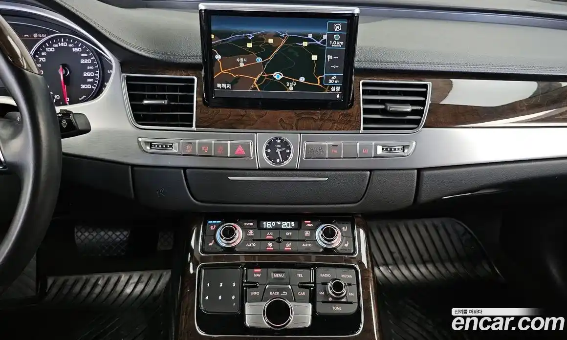 Audi A8 2015 4.0 Автомат в Москве № 212603, фото 14