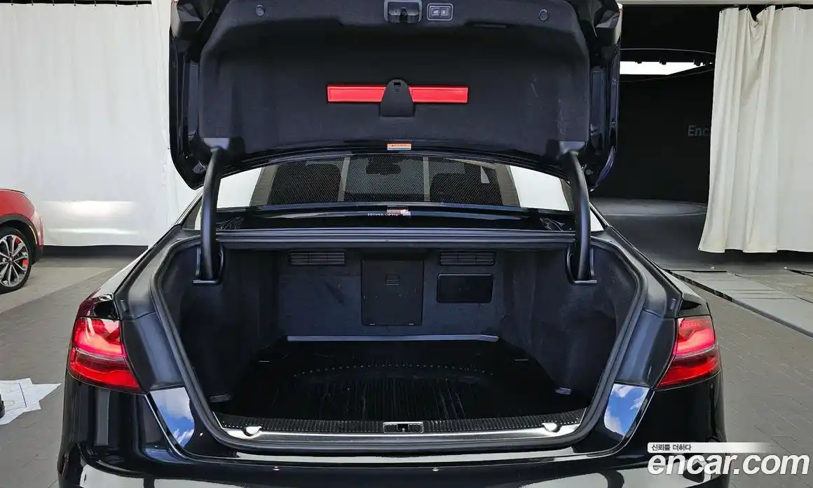 Audi A8 2015 4.0 Автомат в Москве № 212603, фото 17