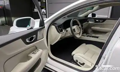 Volvo S60 2024 2.0 Автомат в Москве № 212795, миниатюра 2