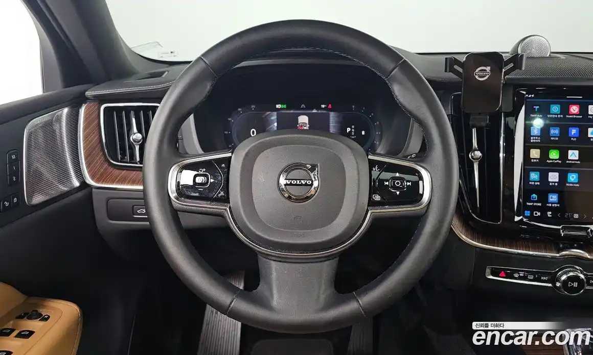 Volvo XC60 2024 2.0 Автомат в Москве № 212854, фото 13