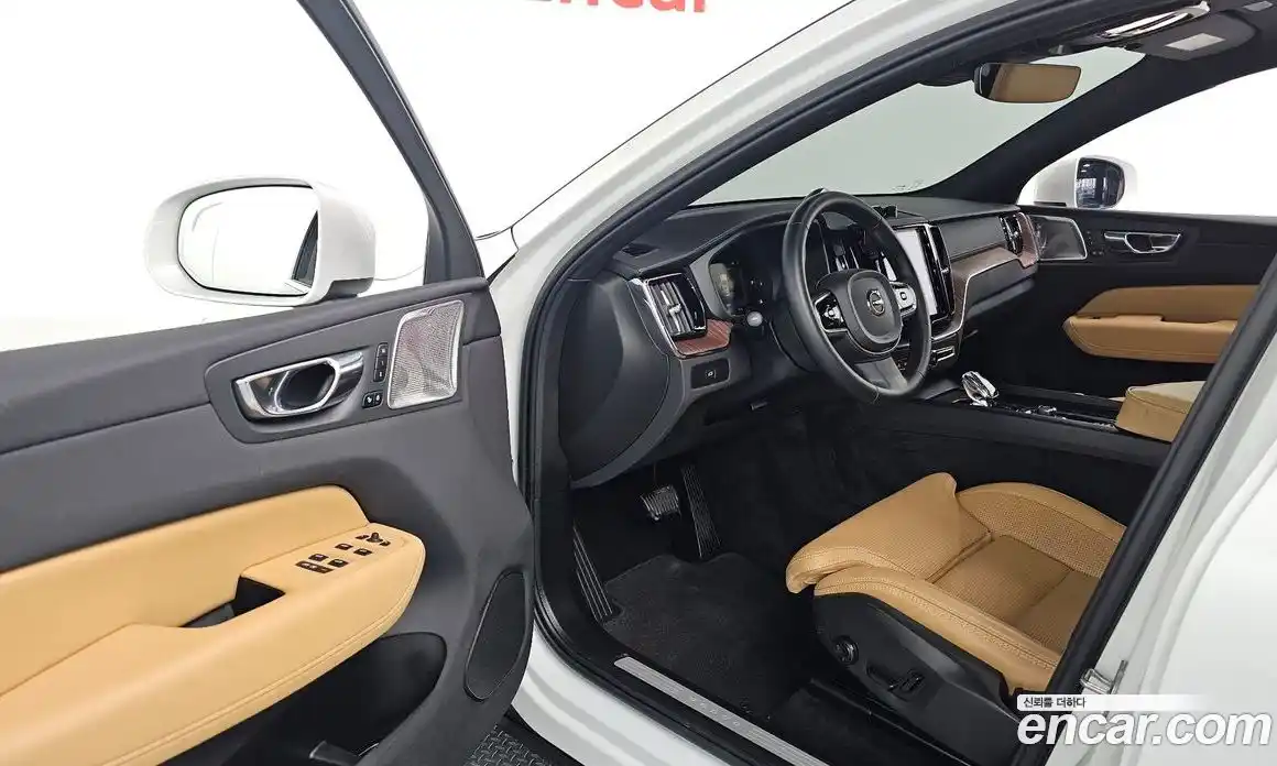 Volvo XC60 2024 2.0 Автомат в Москве № 212854, фото 15