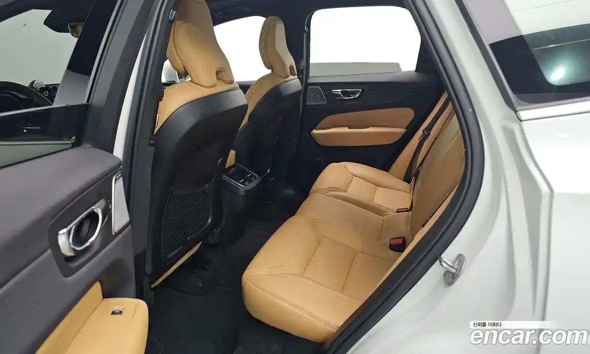 Volvo XC60 2024 2.0 Автомат в Москве № 212854, фото 18