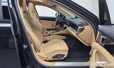 Porsche Panamera, 2023