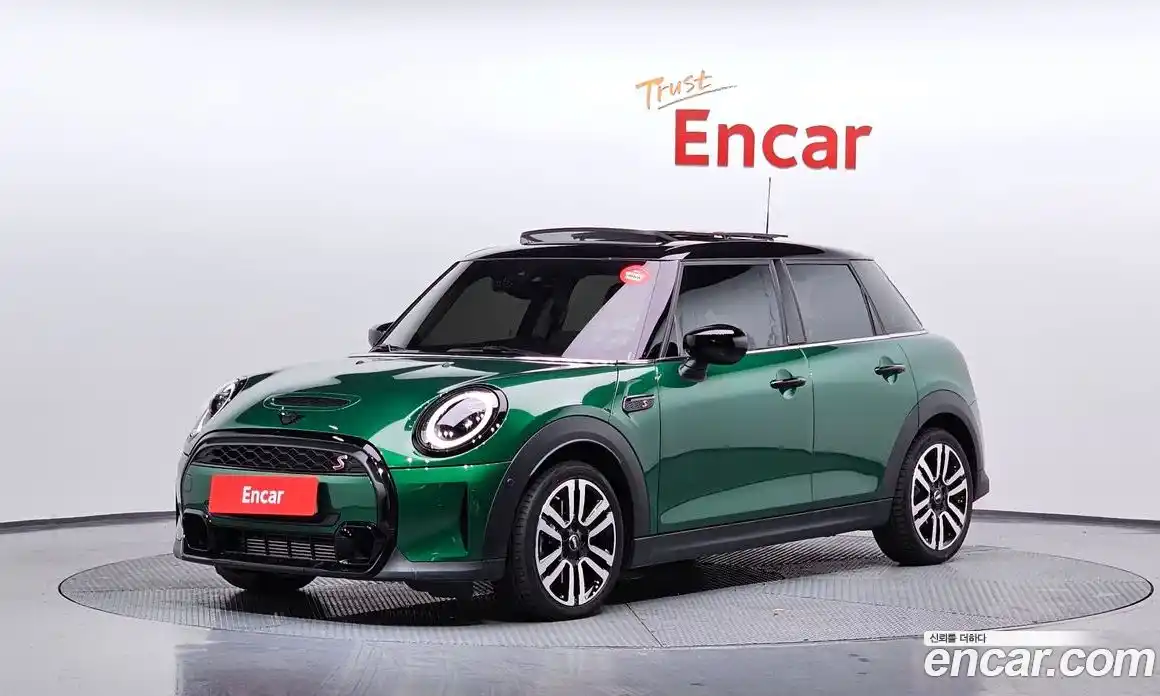 Mini Cooper 2024 2.0 Автомат в Москве № 214012, фото 14