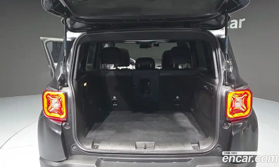 Jeep Renegade 2021 2.4 Автомат в Москве № 215435, фото 16