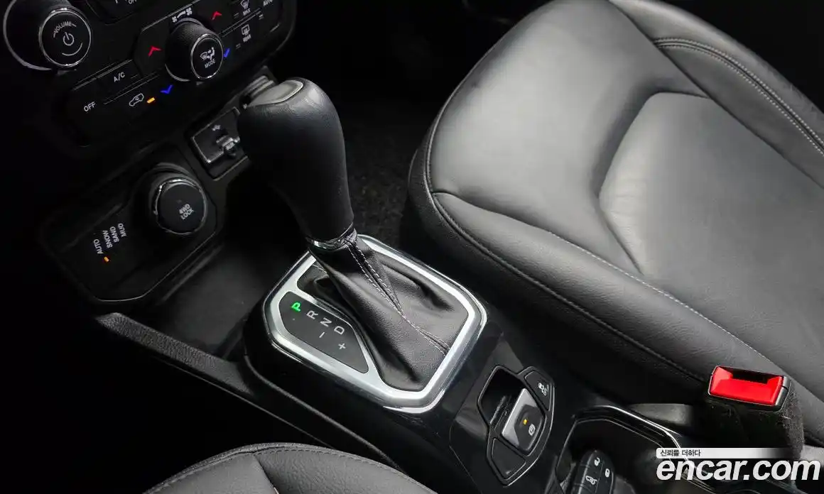 Jeep Renegade 2021 2.4 Автомат в Москве № 215435, фото 17