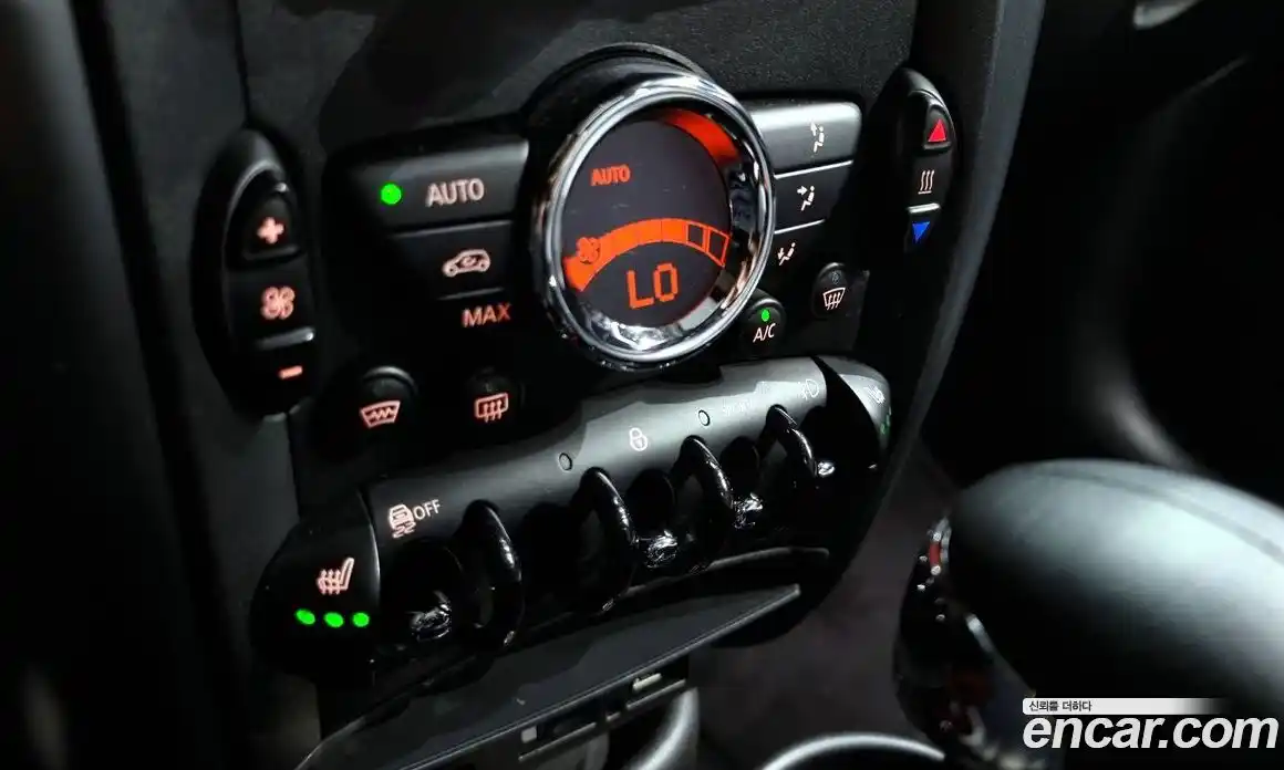 Mini Countryman 2015 2.0 Автомат в Москве № 221680, фото 16