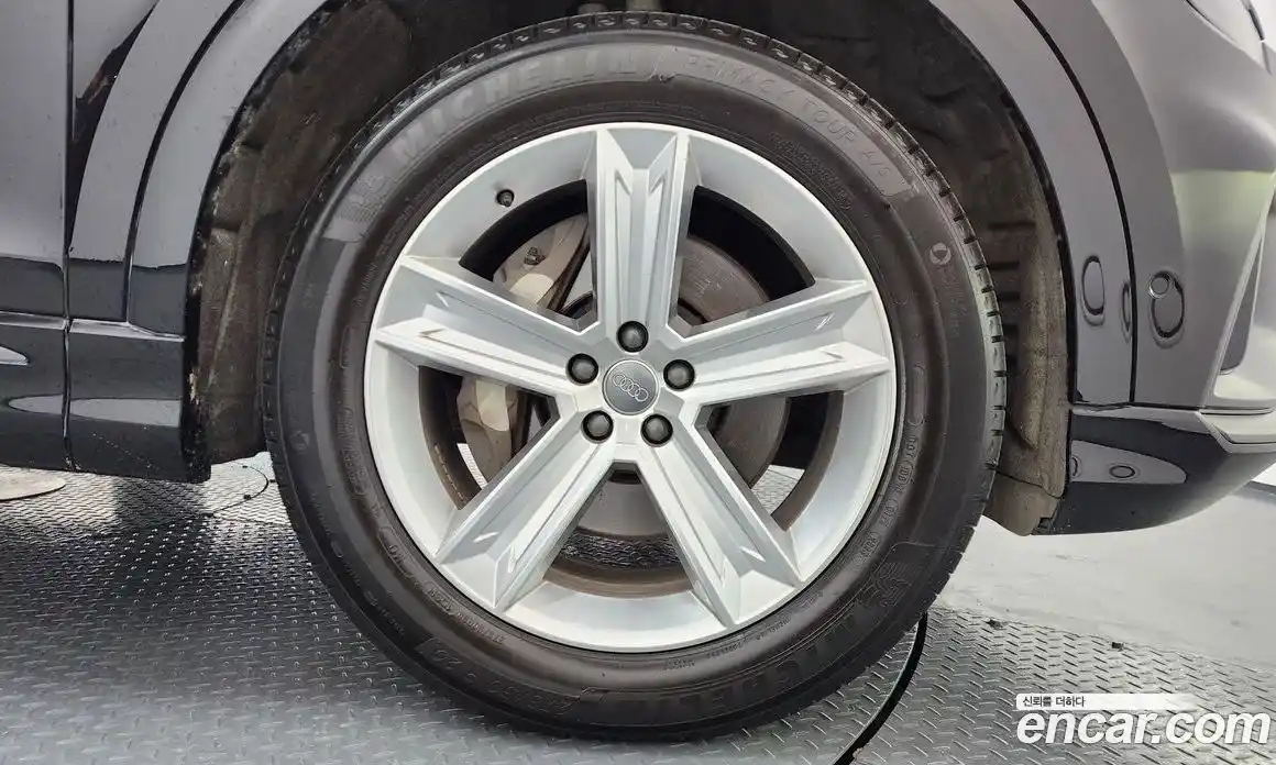 Audi Q8 2021 3.0 Автомат в Москве № 230198, фото 6