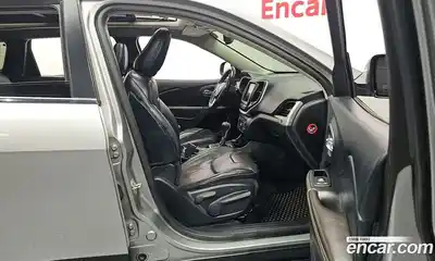 Jeep Cherokee 2015 2.0 Автомат в Москве № 232748, миниатюра 2