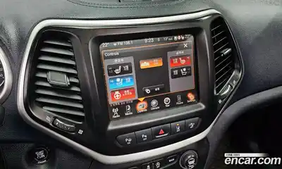 Jeep Cherokee 2015 2.0 Автомат в Москве № 232748, миниатюра 10