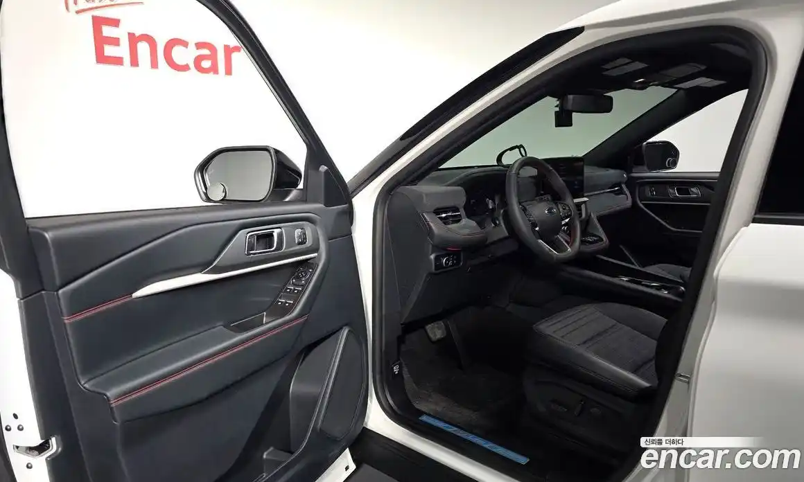 Ford Explorer 2025 2.3 Автомат в Москве № 233051, фото 13