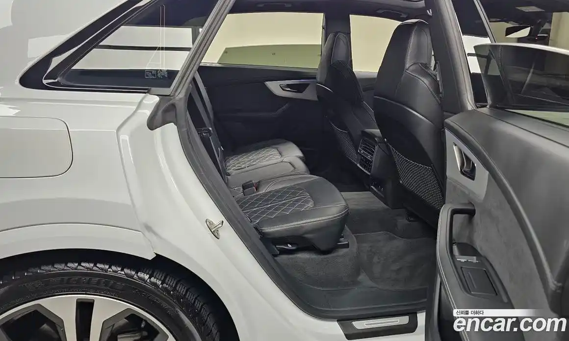 Audi Q8 2023 3.0 Автомат в Москве № 247934, фото 17