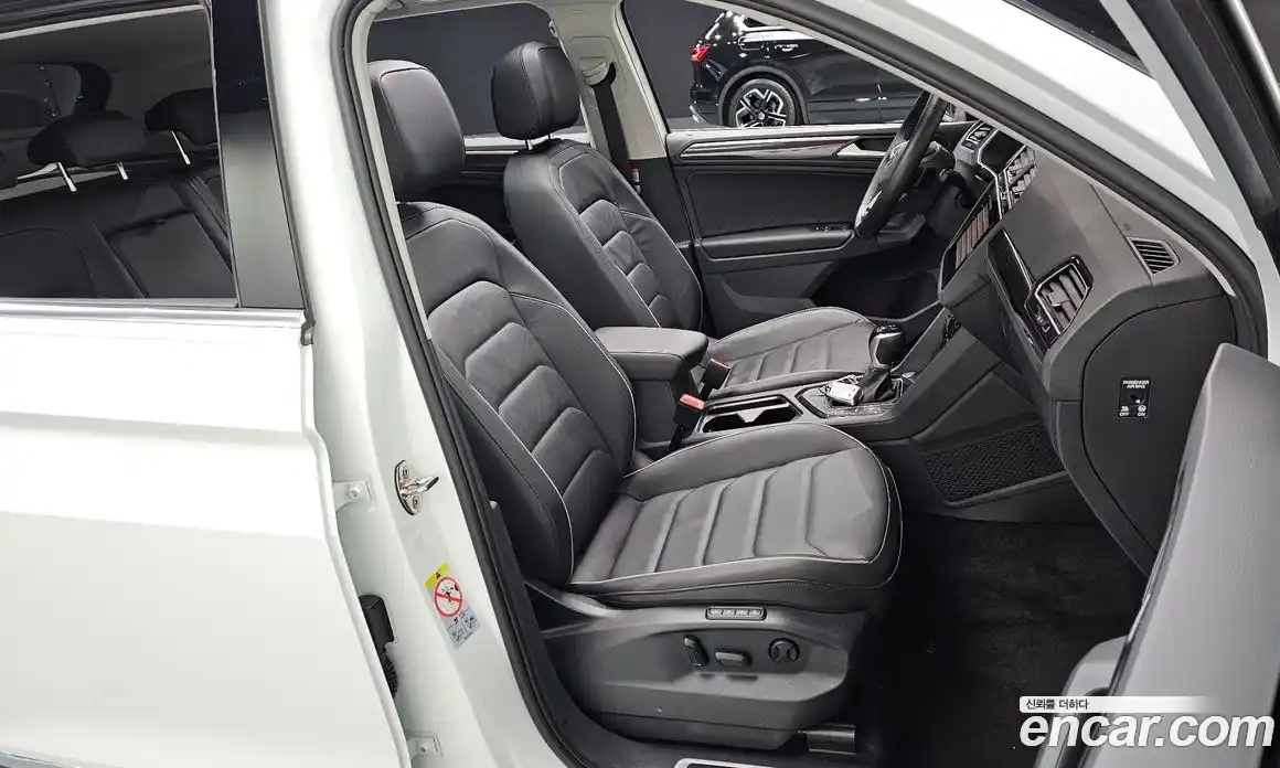 Volkswagen Tiguan 2023 2.0 Автомат в Москве № 272534, фото 18