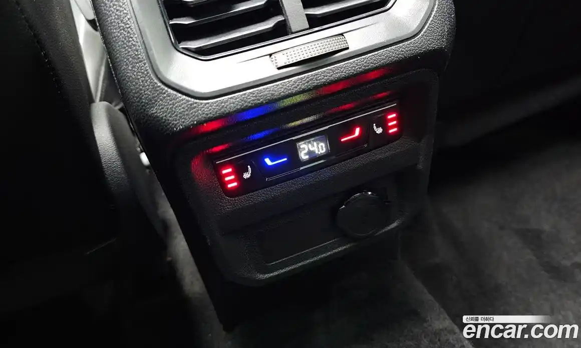 Volkswagen Tiguan 2023 2.0 Автомат в Москве № 272534, фото 4