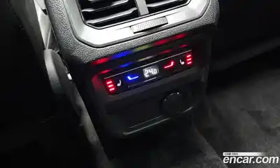 Volkswagen Tiguan 2023 2.0 Автомат в Москве № 272534, миниатюра 4