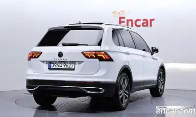 Volkswagen Tiguan 2023 2.0 Автомат в Москве № 272534, миниатюра 7