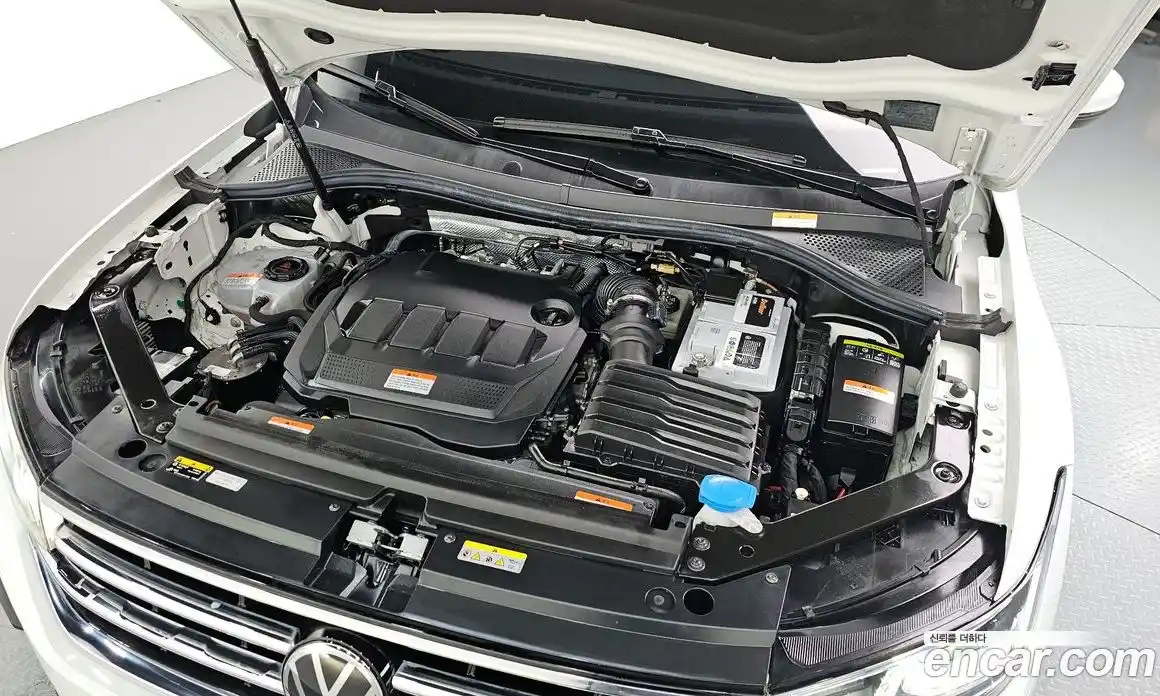 Volkswagen Tiguan 2023 2.0 Автомат в Москве № 272534, фото 8