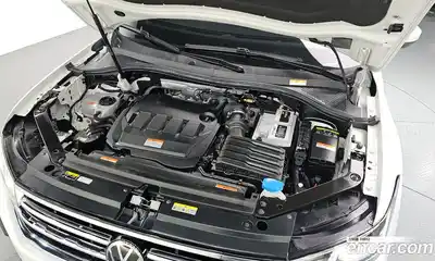 Volkswagen Tiguan 2023 2.0 Автомат в Москве № 272534, миниатюра 8