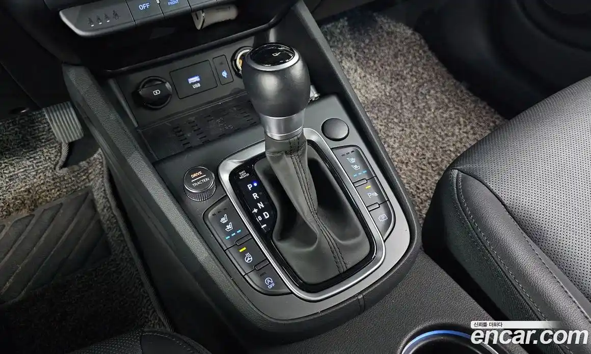 Hyundai Kona 2021 1.6 Автомат в Москве № 2816, фото 3