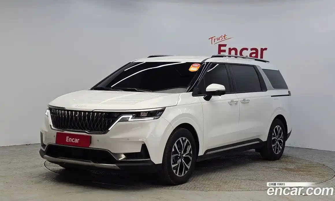 Kia Canival 2023 3.5 Автомат в Москве № 286495, фото 13