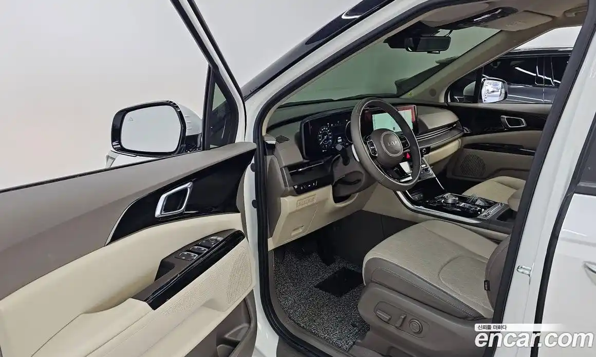 Kia Canival 2023 3.5 Автомат в Москве № 286495, фото 17