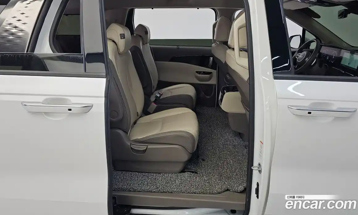 Kia Canival 2023 3.5 Автомат в Москве № 286495, фото 18