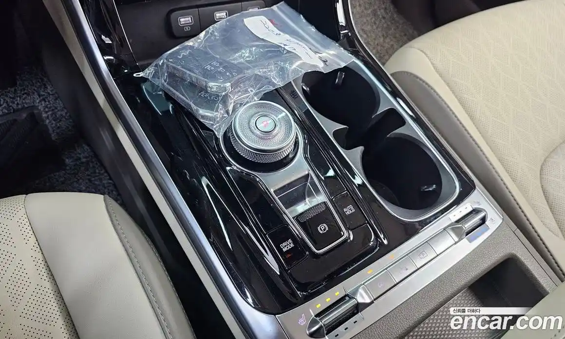 Kia Canival 2023 3.5 Автомат в Москве № 286495, фото 4