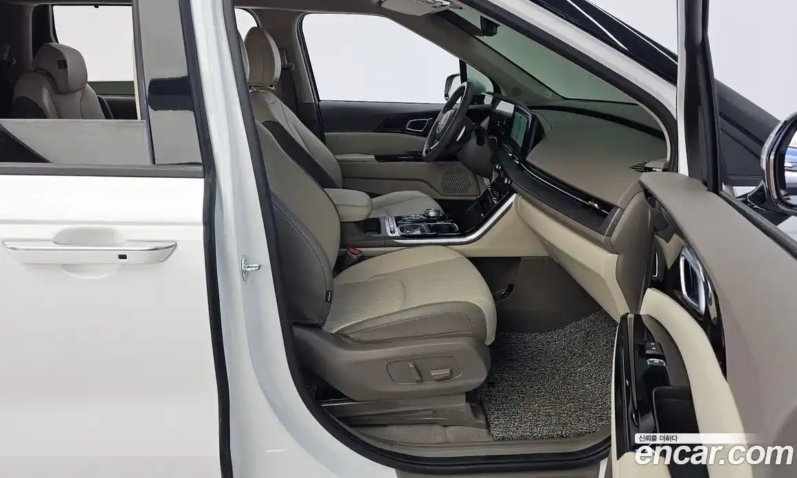 Kia Canival 2023 3.5 Автомат в Москве № 286495, фото 5