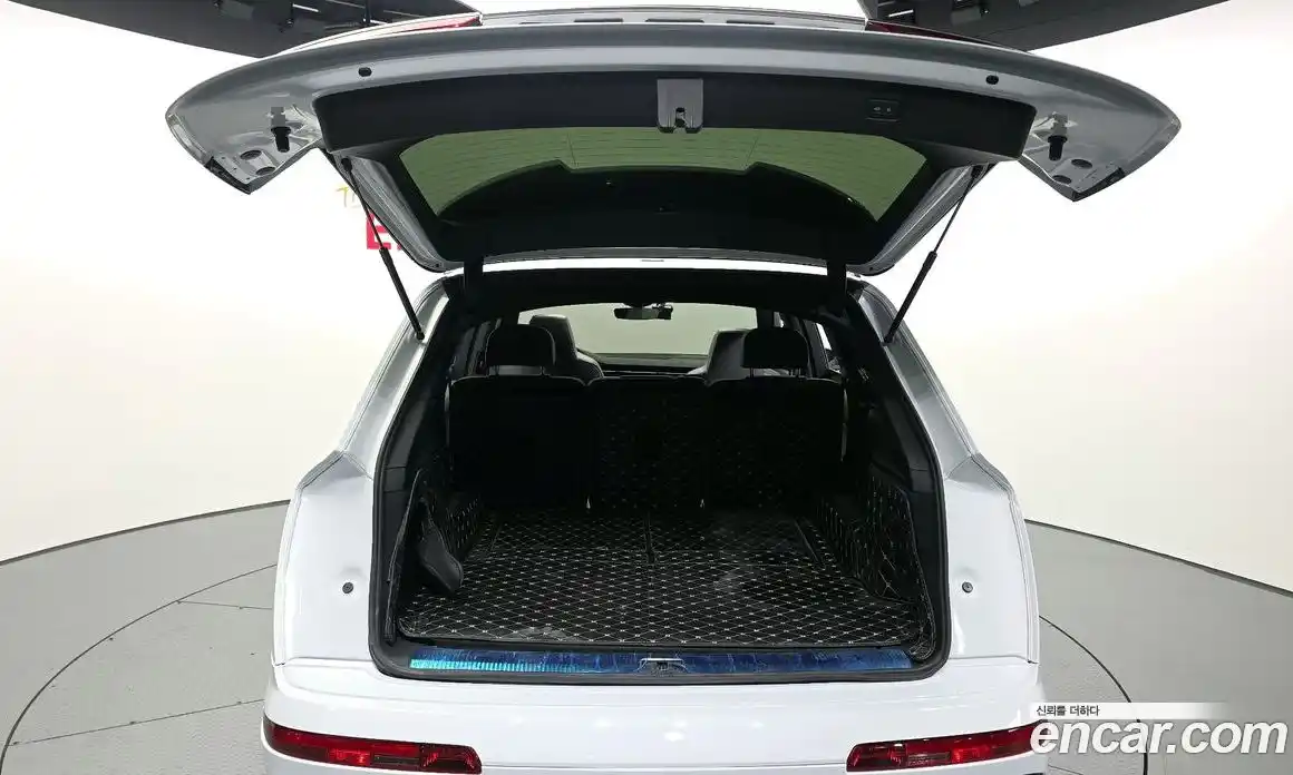 Audi Q7 2021 3.0 Автомат в Москве № 293097, фото 15