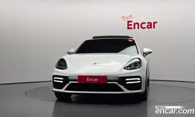 Porsche Panamera, 2022