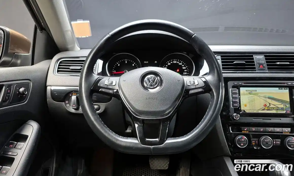 Volkswagen Jetta 2015 2.0 Автомат в Москве № 301633, фото 11