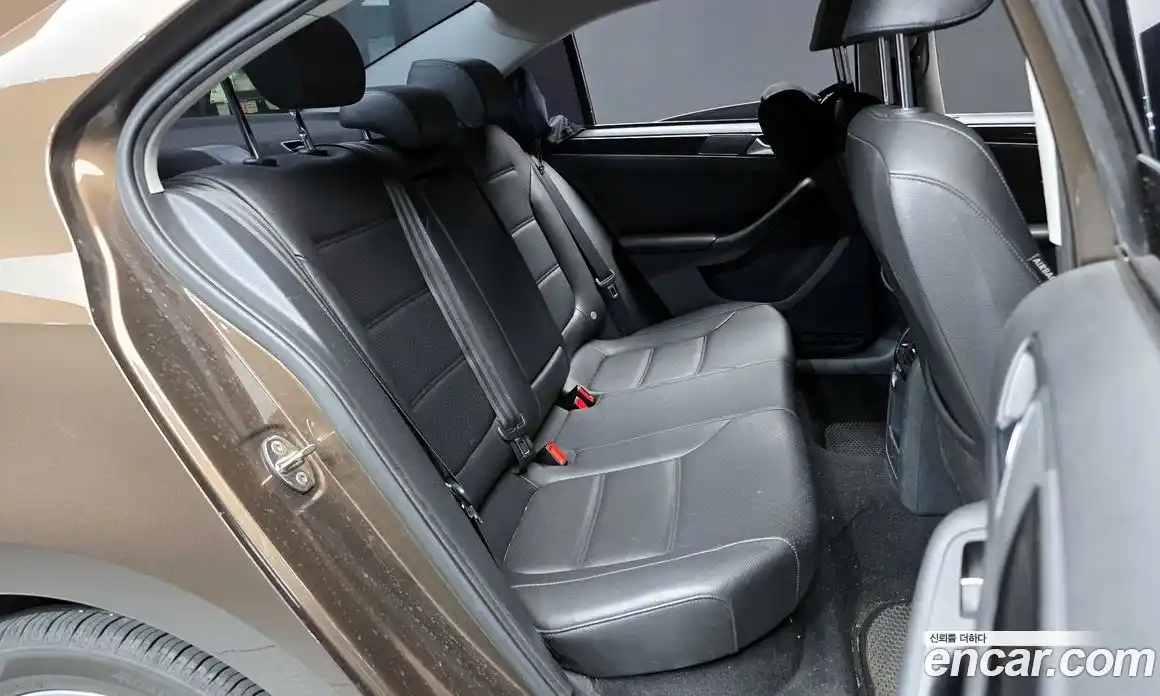 Volkswagen Jetta 2015 2.0 Автомат в Москве № 301633, фото 17