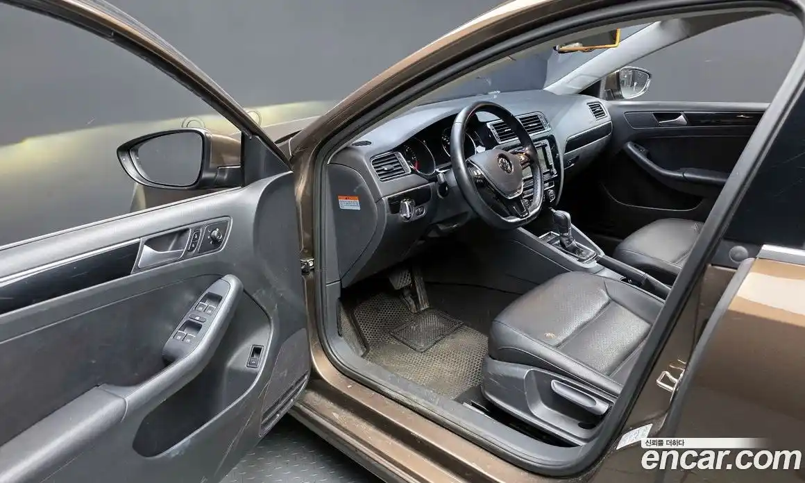 Volkswagen Jetta 2015 2.0 Автомат в Москве № 301633, фото 18