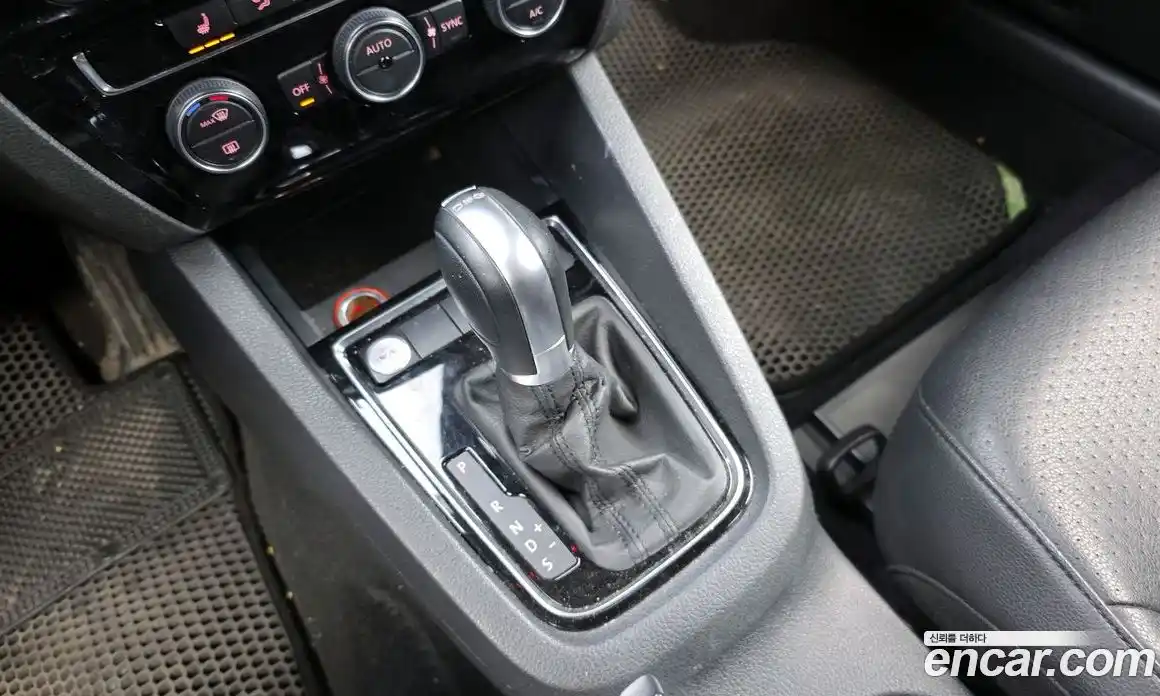 Volkswagen Jetta 2015 2.0 Автомат в Москве № 301633, фото 9