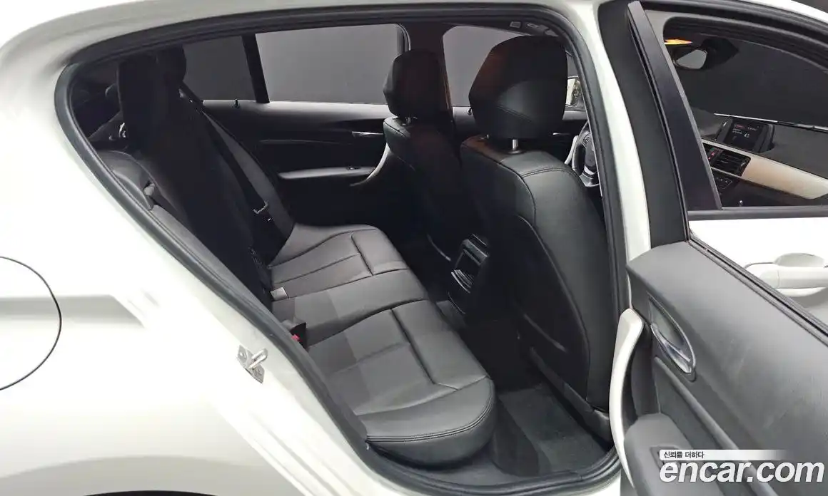 BMW 1-Series 2018 2.0 Автомат в Москве № 319536, фото 11