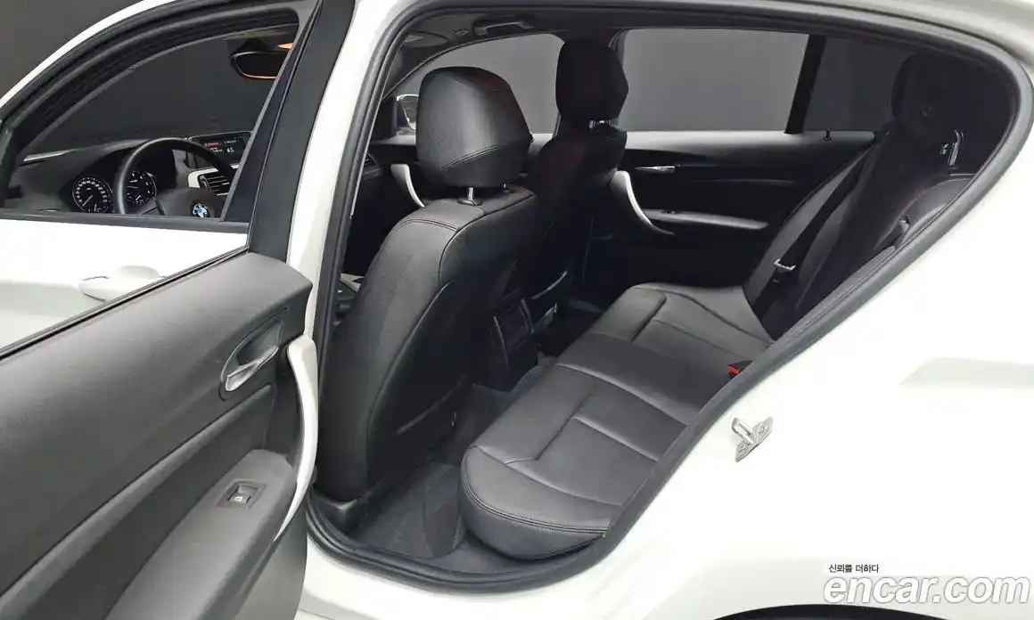 BMW 1-Series 2018 2.0 Автомат в Москве № 319536, фото 15