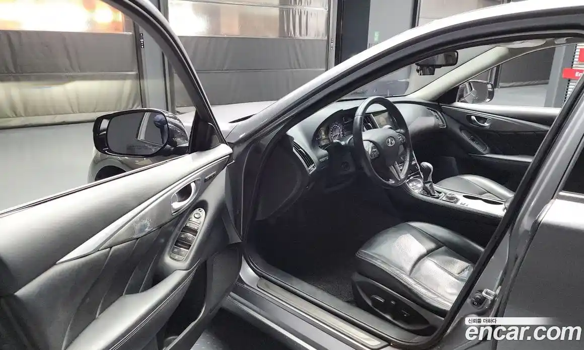 Infiniti Q50 2015 2.1 Автомат в Москве № 320486, фото 17