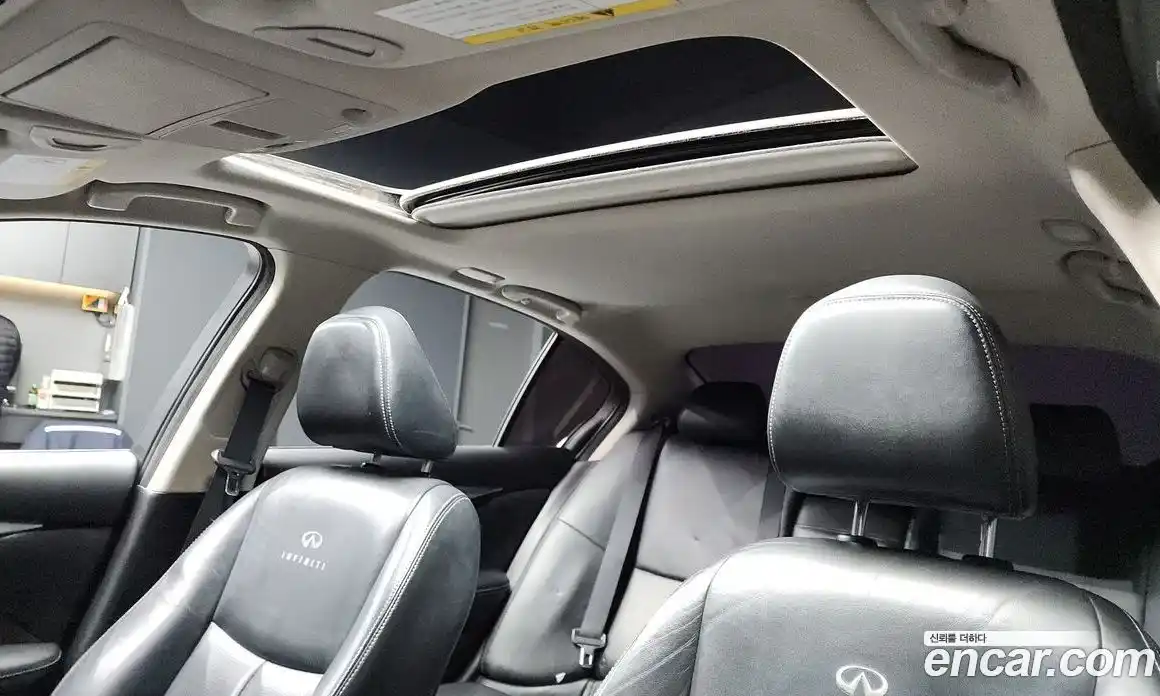 Infiniti Q50 2015 2.1 Автомат в Москве № 320486, фото 6