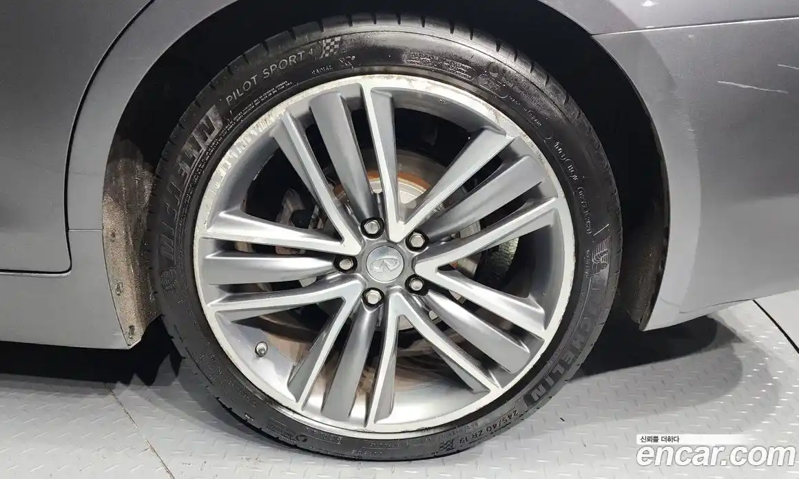 Infiniti Q50 2015 2.1 Автомат в Москве № 320486, фото 7